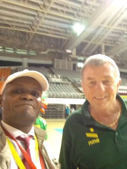 Selfie avec entraîneur en polo vert